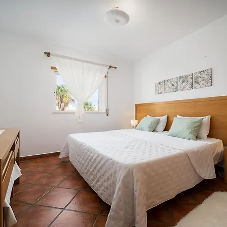 Family Holiday - Centrally Located - Vale De Parra Apartment Albufeira