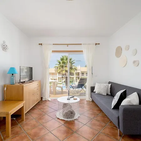 Apartment Family Holiday - Centrally Located - Vale De Parra *